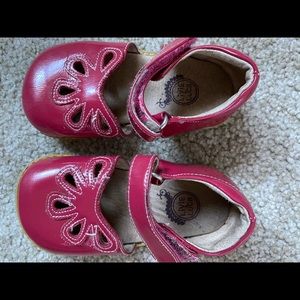 Livie & Luca size 8 petals - play condition